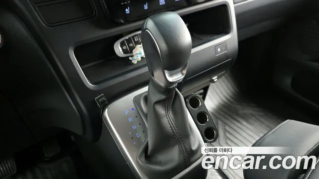 Hyundai Staria 2024 — фото 12