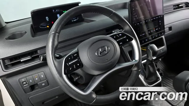 Hyundai Staria 2024 — фото 18