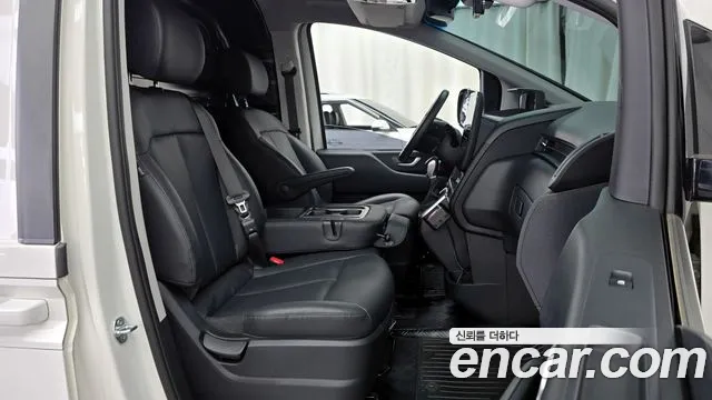 Hyundai Staria 2024 — фото 16