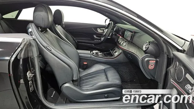 Mercedes-Benz E-Class 2017 — фото 17
