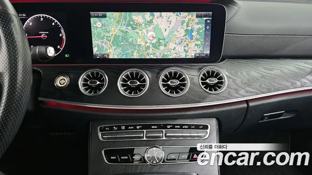 Mercedes-Benz E-Class 2017 — фото 20