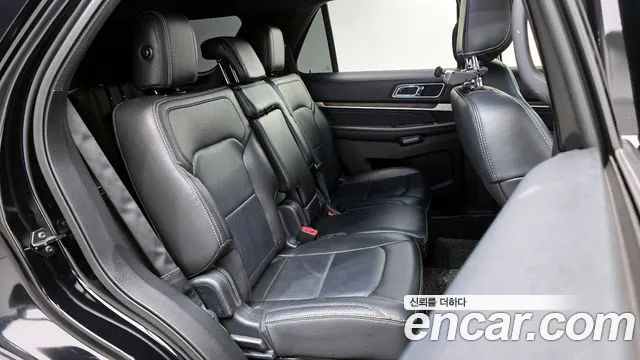 Ford Explorer 2018 — фото 17
