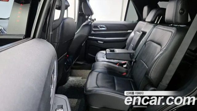 Ford Explorer 2018 — фото 18