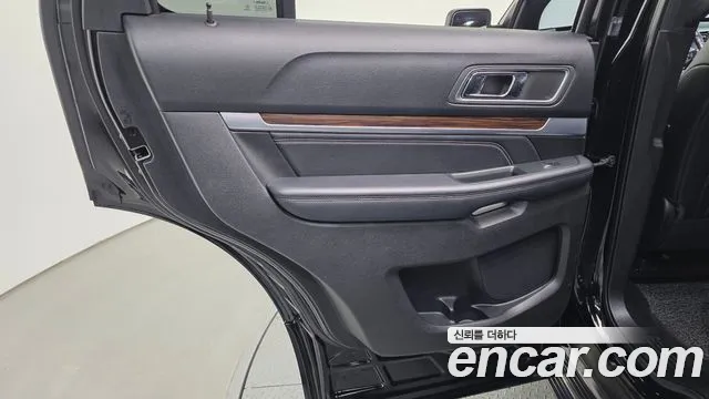 Ford Explorer 2018 — фото 15