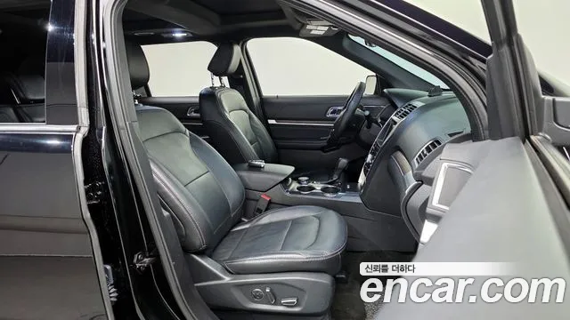 Ford Explorer 2018 — фото 16