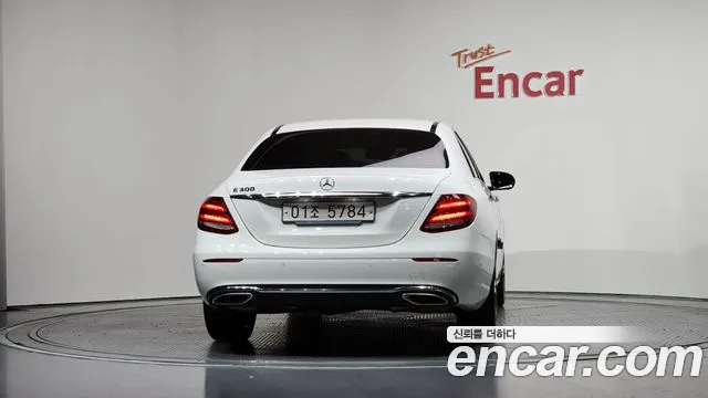 Mercedes-Benz E-Class 2019 — фото 4