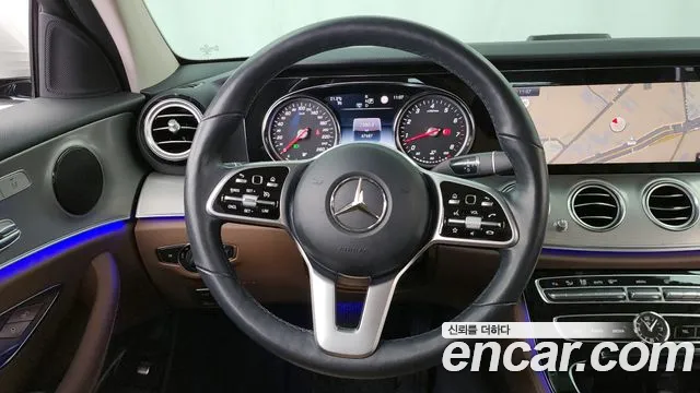 Mercedes-Benz E-Class 2019 — фото 13