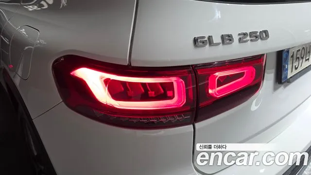 Mercedes-Benz GLB-Class 2022 — фото 9