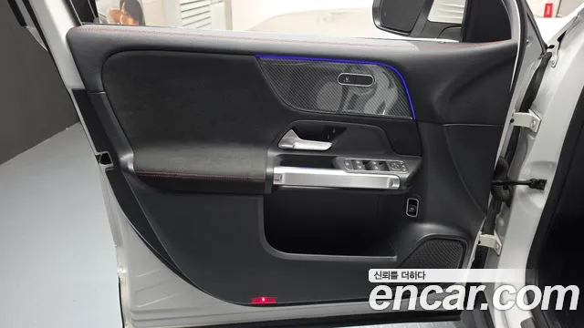 Mercedes-Benz GLB-Class 2022 — фото 14