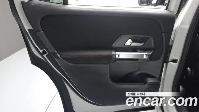 Mercedes-Benz GLB-Class 2022 — фото 15