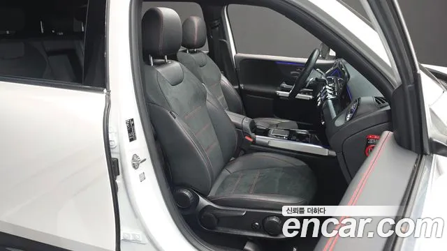 Mercedes-Benz GLB-Class 2022 — фото 16