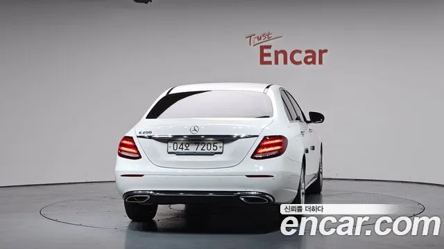 Mercedes-Benz E-Class 2018 — фото 3
