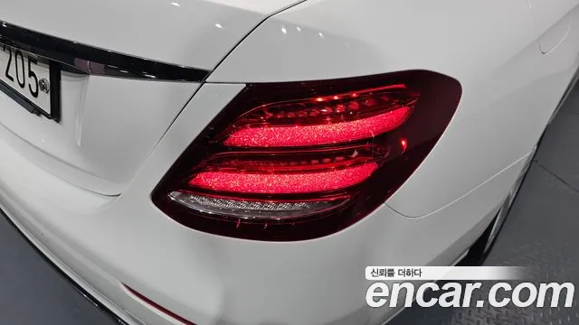 Mercedes-Benz E-Class 2018 — фото 8