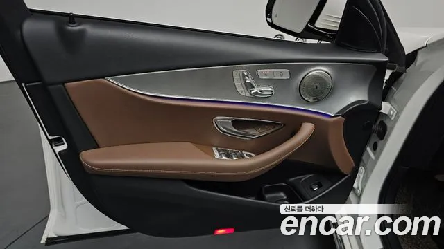 Mercedes-Benz E-Class 2018 — фото 13