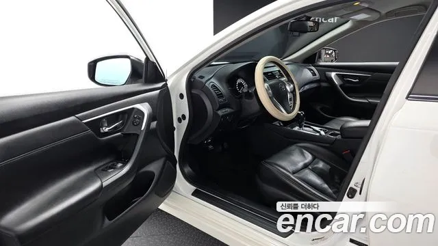 Nissan Altima 2017 — фото 10