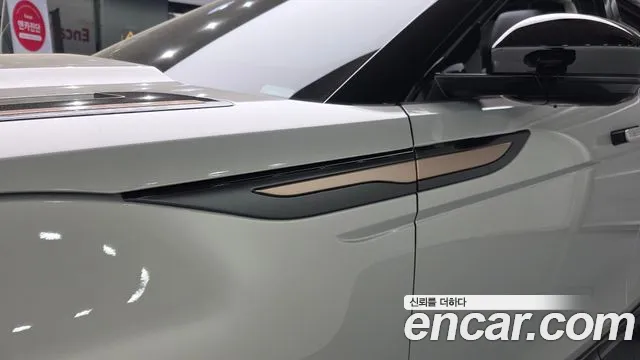 Land Rover Range Rover Evoque 2025 — фото 20
