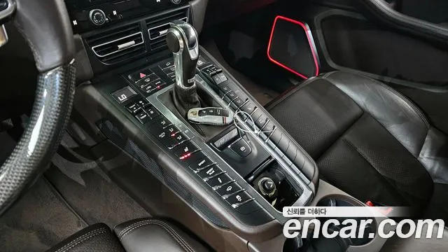 Porsche Macan 2015 — фото 9