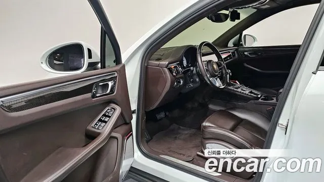 Porsche Macan 2015 — фото 10