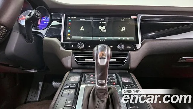 Porsche Macan 2015 — фото 14
