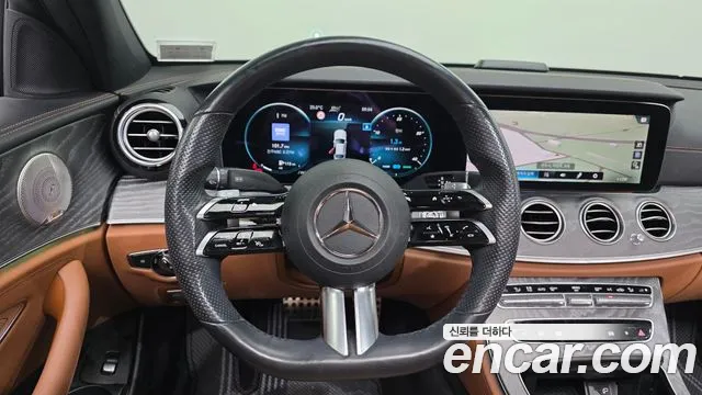Mercedes-Benz E-Class 2021 — фото 15