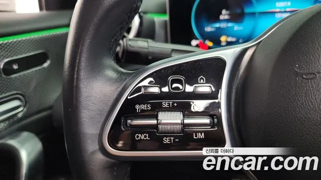Mercedes-Benz A-Class 2020 — фото 16