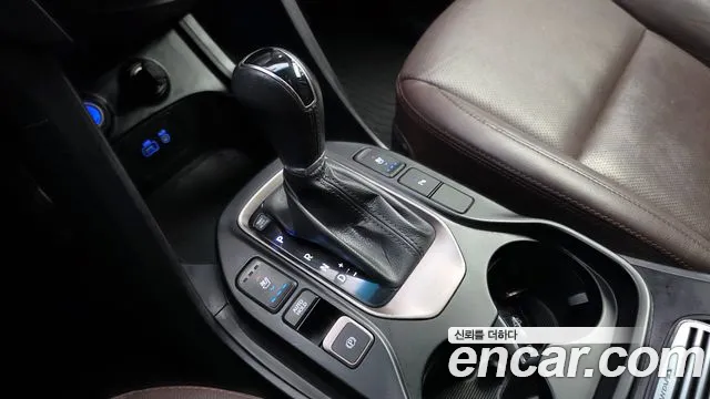 Hyundai Santafe 2017 — фото 12