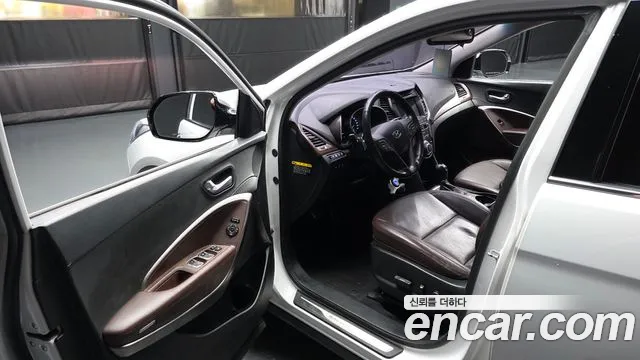 Hyundai Santafe 2017 — фото 13