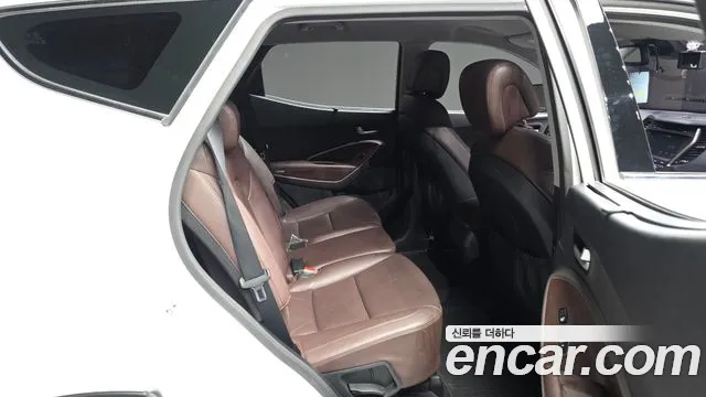 Hyundai Santafe 2017 — фото 18