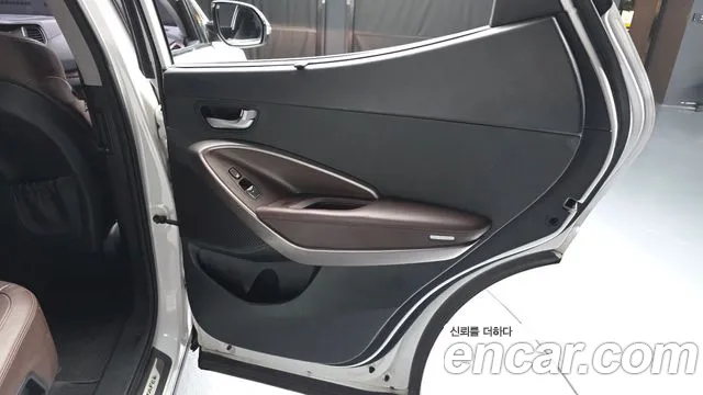 Hyundai Santafe 2017 — фото 15