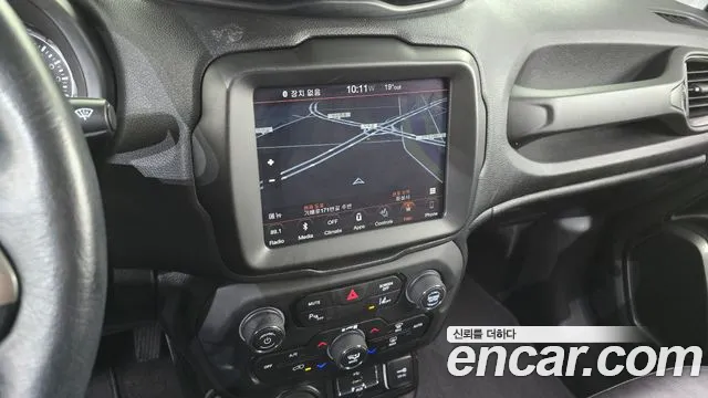 Jeep Renegade 2019 — фото 19