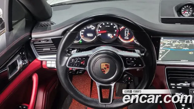 Porsche Panamera 2018 — фото 18