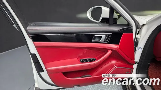 Porsche Panamera 2018 — фото 13