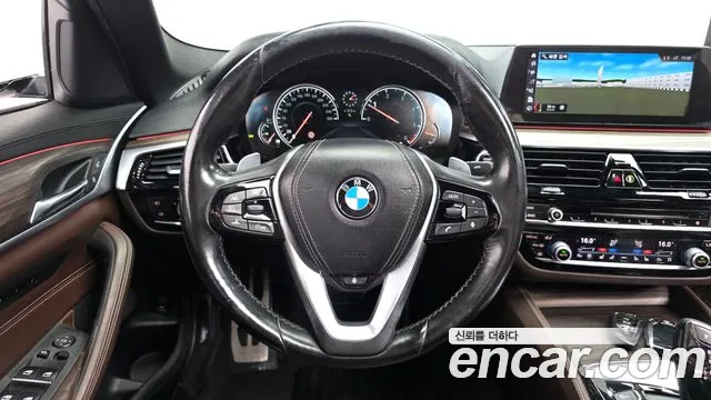 BMW 5-Series 2017 — фото 12