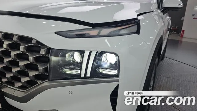 Hyundai Santafe 2023 — фото 8