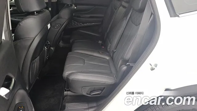 Hyundai Santafe 2023 — фото 16