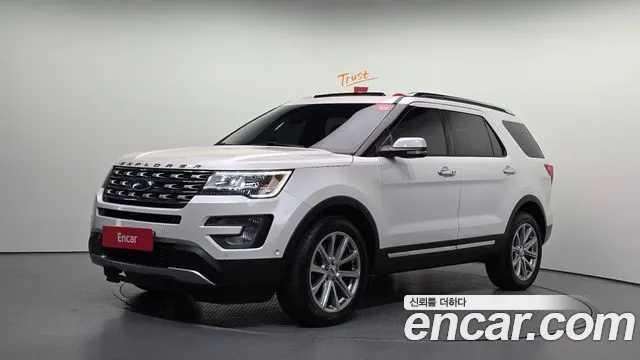 Ford Explorer 2017 — фото 1