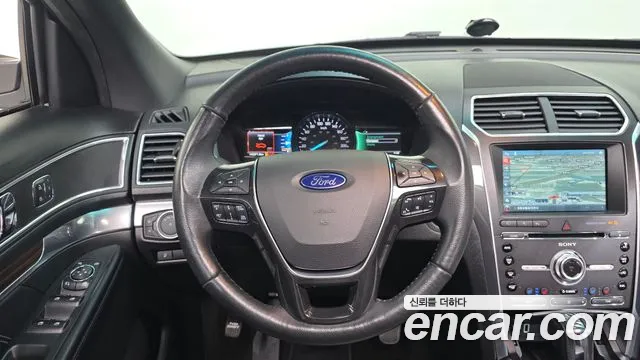 Ford Explorer 2017 — фото 17