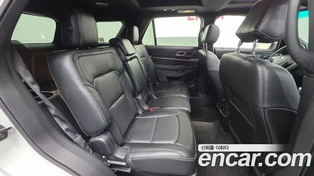 Ford Explorer 2017 — фото 19