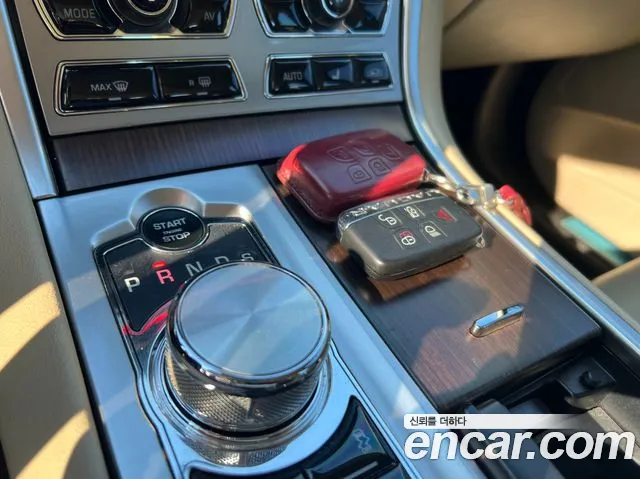 Jaguar XF 2014 — фото 19