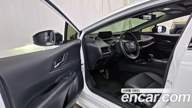 Toyota Prius 2024 — фото 10