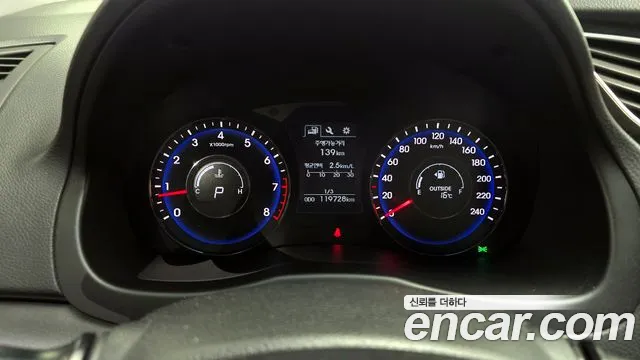 Hyundai i40 2017 — фото 11