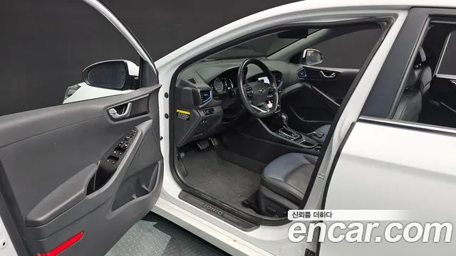 Hyundai Ioniq 2016 — фото 13