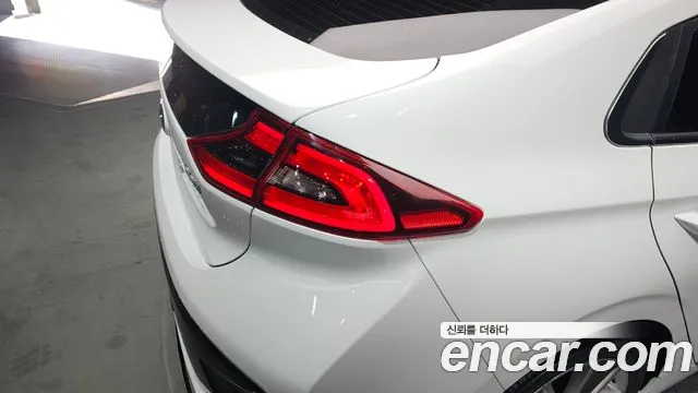 Hyundai Ioniq 2016 — фото 9