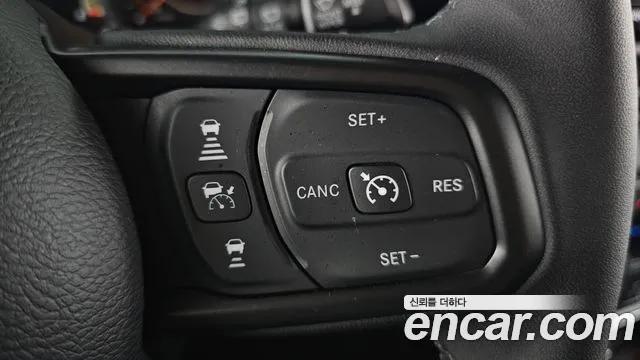Jeep Wrangler 2025 — фото 16
