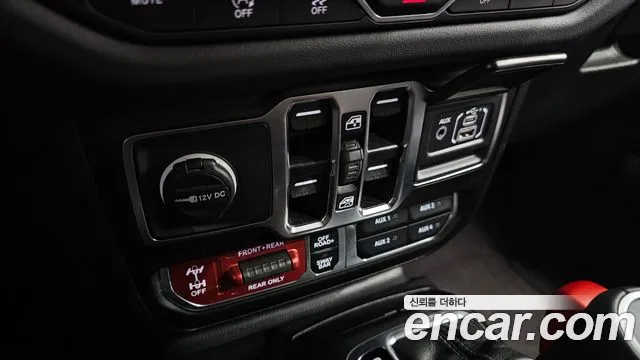 Jeep Wrangler 2025 — фото 18