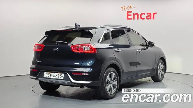 Kia Niro 2018 — фото 2