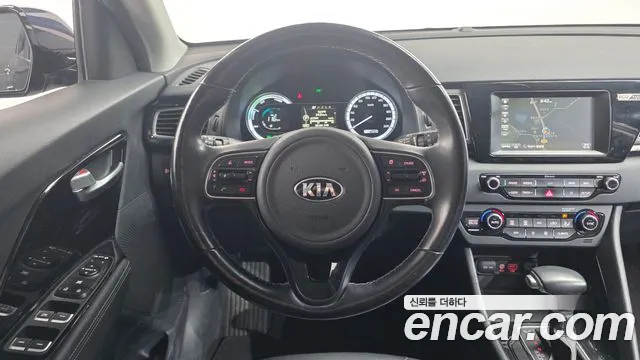 Kia Niro 2018 — фото 14