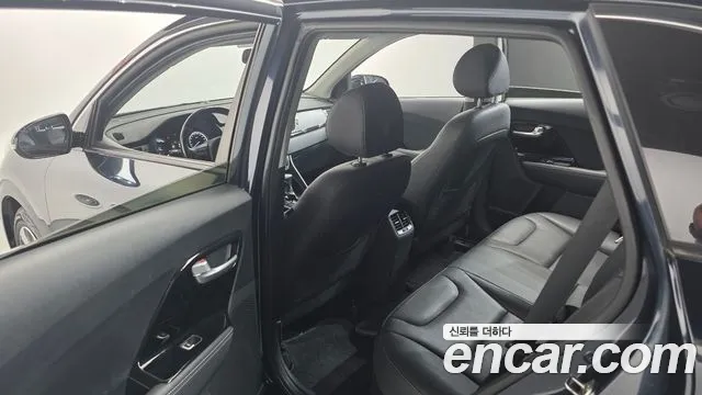 Kia Niro 2018 — фото 18