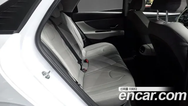 Hyundai AVANTE 2021 — фото 18