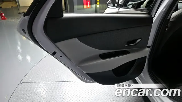 Hyundai AVANTE 2021 — фото 15